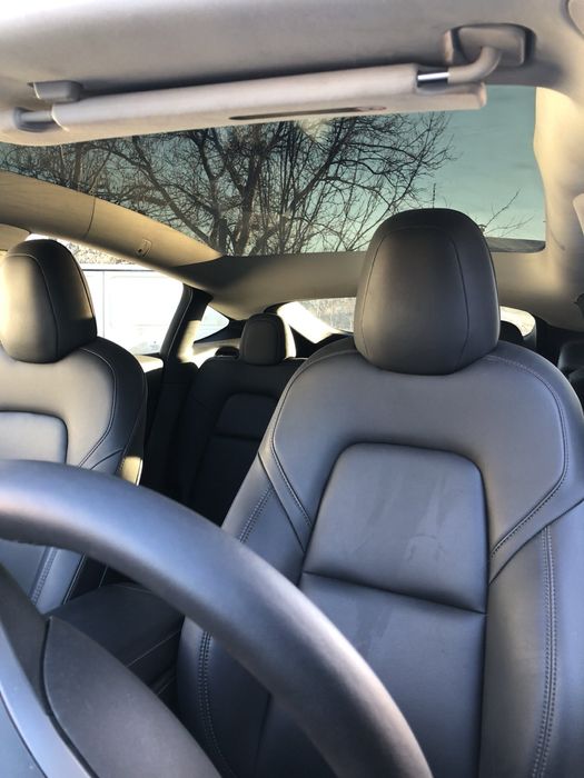 Електромобіль Tesla