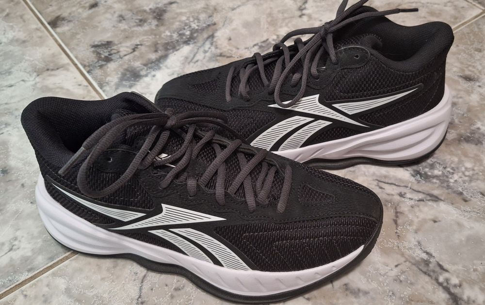 Sapatilhas Reebok novas tam 37