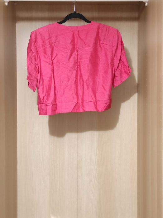 Casaco estilo bolero de manga curta