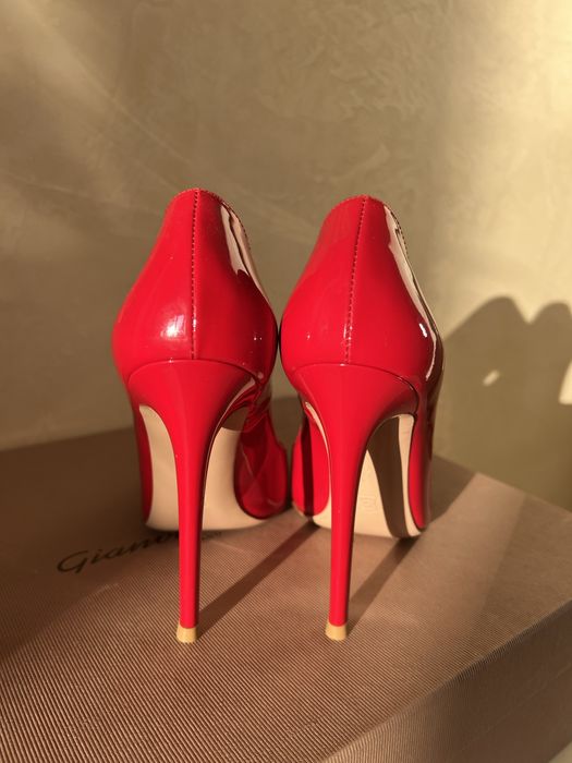 Туфлі лодочки 36 розмір нові оригінал Gianvito Rossi