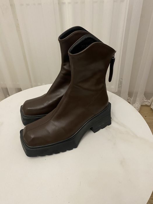 Жіночі чобітки 37 р.