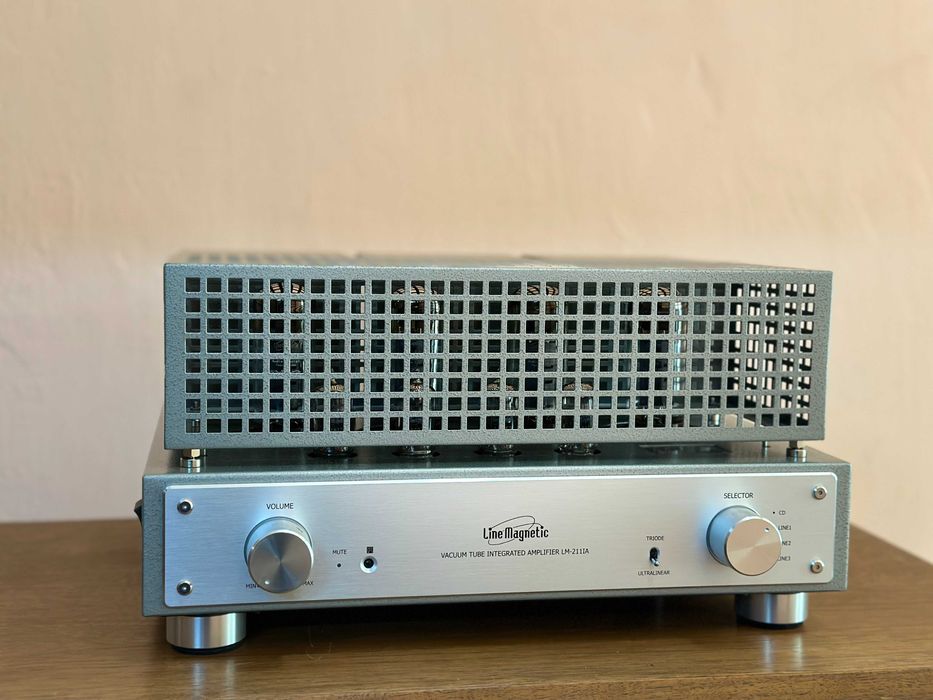 Ламповий підсилювач Line Magnetic LM-211ia на лампах EL34