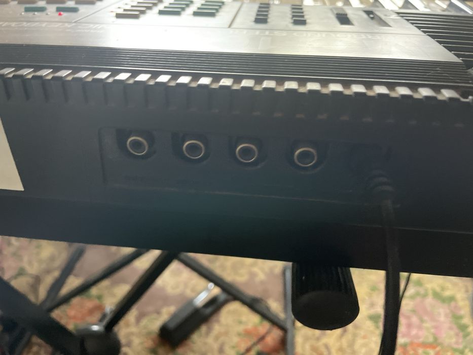 Orgão Medeli MC-103
