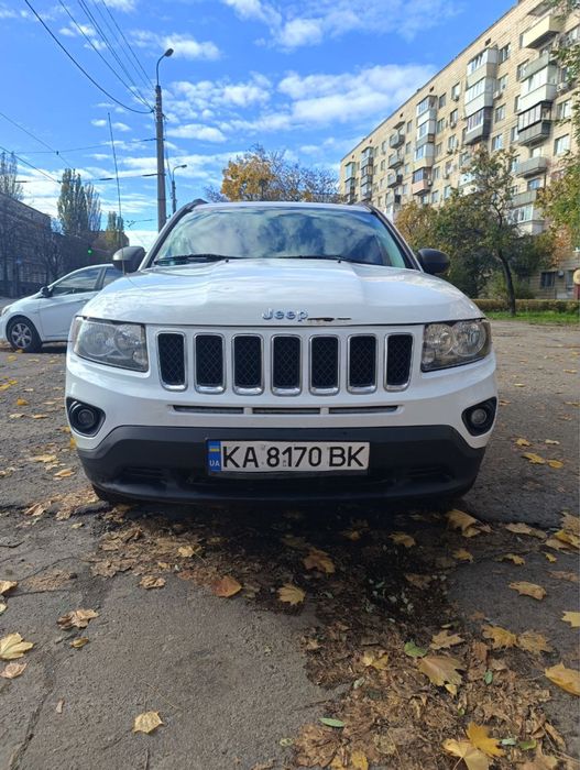 Jeep белая машина