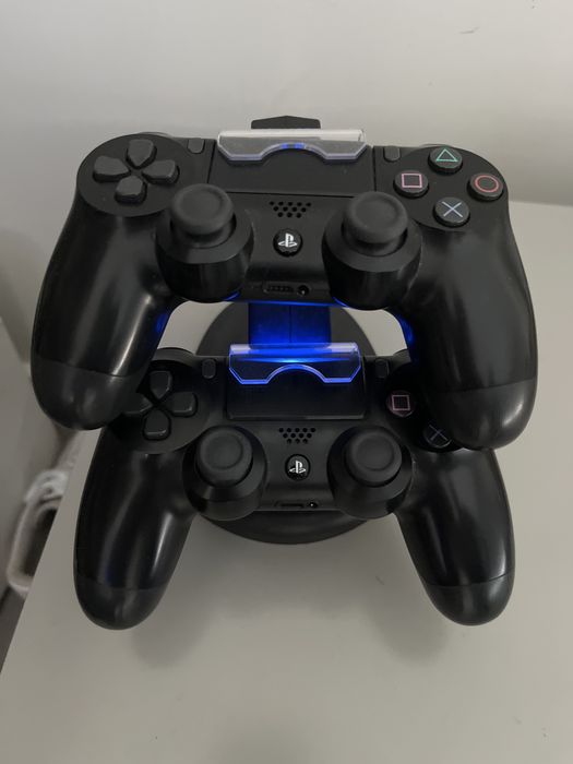 Playstation 4 com varios jogos