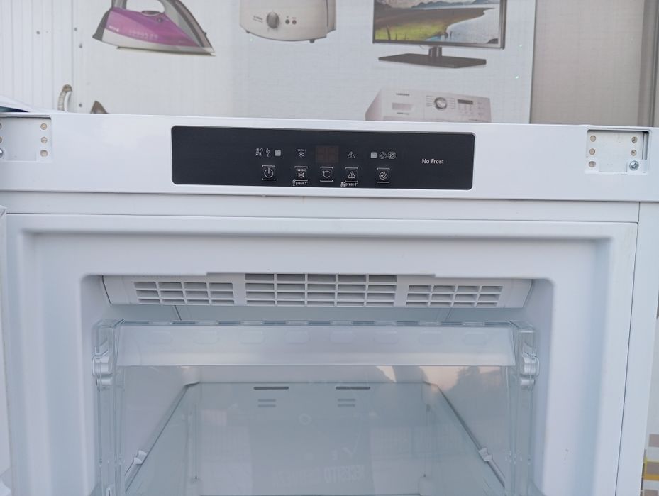 Морозильная камера Whirlpool No-frost 253 литра INVERTER A+++ из Германии ГАРАНТИЯ 6 месяцев