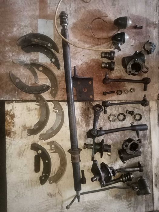 Продам лобовое стекло  на Москвич - 401