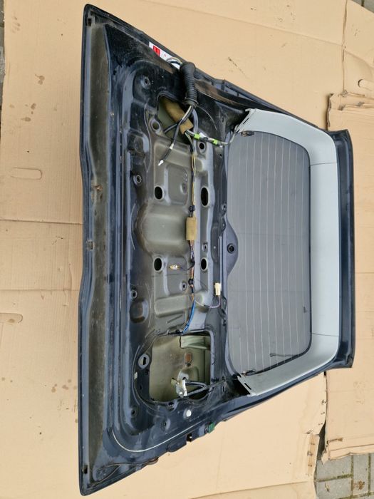 Klapa szyba tylna bagażnika Suzuki Grand Vitara II kolor ZJ3