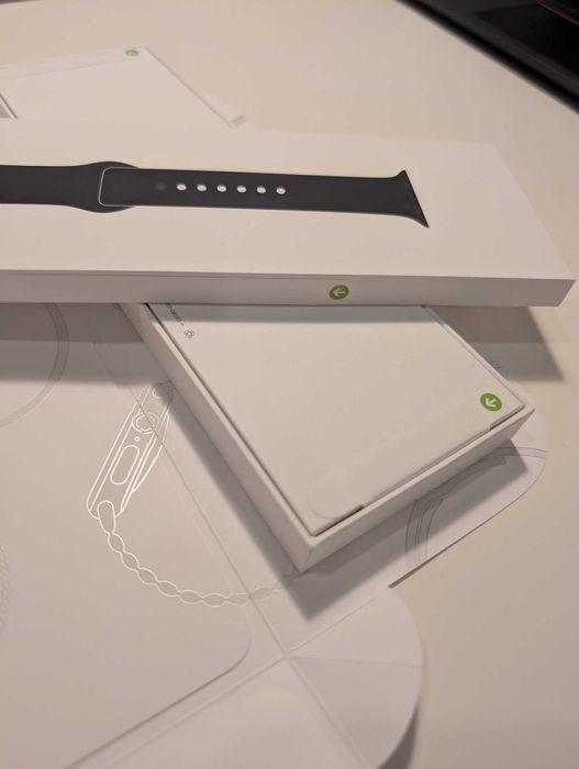 APPLE Watch Series 11, 42mm Cinza Alum. Bracelete Preta Novo Selado