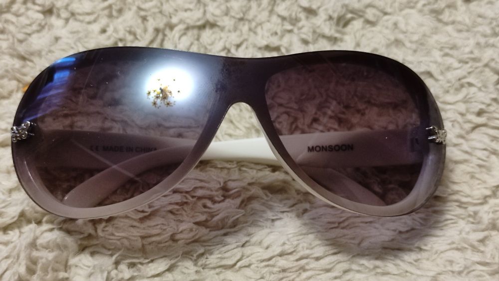 Солнцезащитные  очки для девочки  Monson