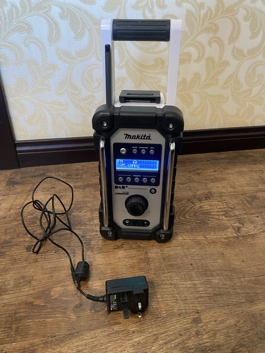 Радио Makita DMR110 Belgium