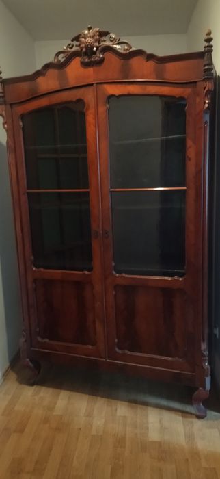 Szafa-witryna / biblioteka