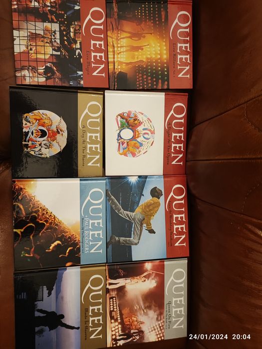 Coleção completa dos queen, cada livro trás um CD