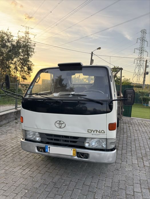 Toyota Dyna 2000 – Caixa Aberta – Fiável e Pronta a Trabalhar