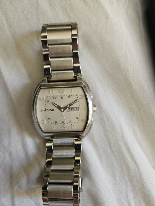 Relógio Fossil em Aço Inoxidável – Clássico e Elegante
