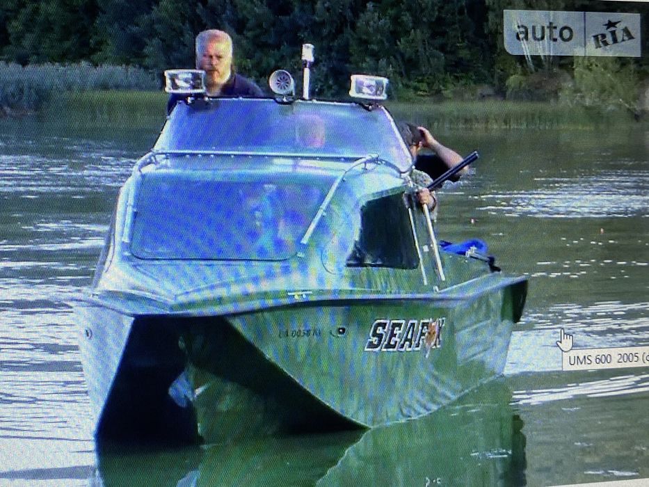 Продается каютный катер, класса река-море, из морского АМГ.