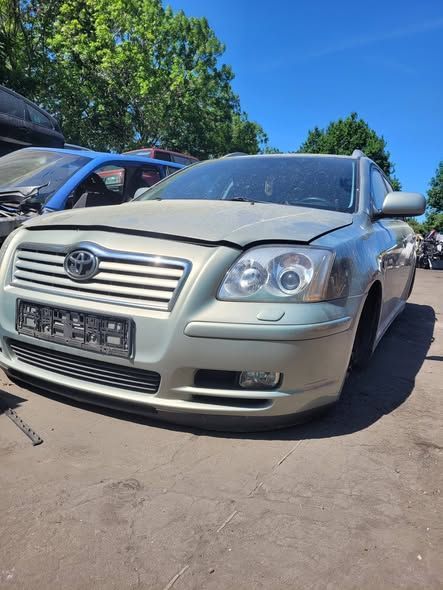Części- Toyota Avensis Pojemność: 1998 Moc: 108kW Rok: 2004 Benzyna Kod lakieru: 6T1