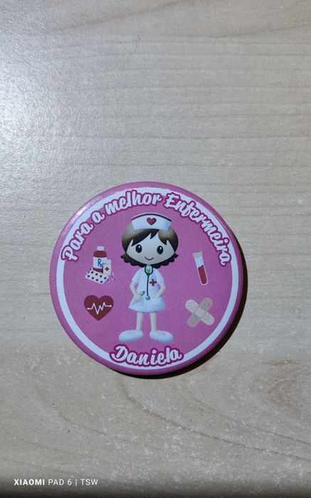 Crachás personalizáveis com 45 mm ou 58 mm de diâmetro