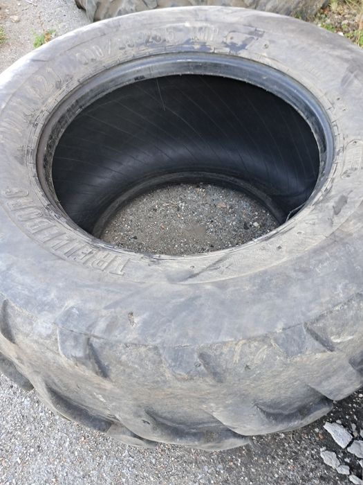 Шини великі для спецтехніки