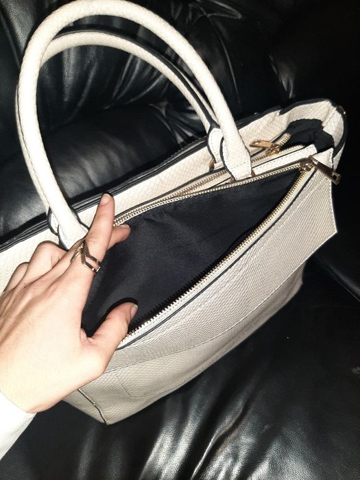 Mala Parfois espaçosa