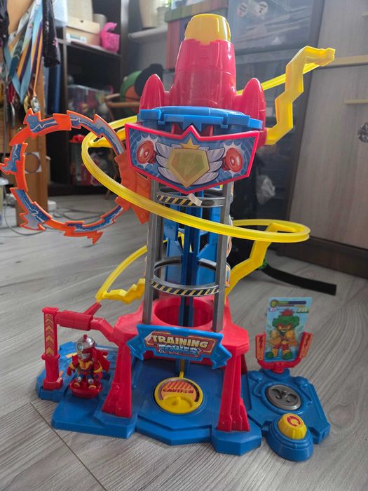 Super things zings wieża treningowa + 2 figurki