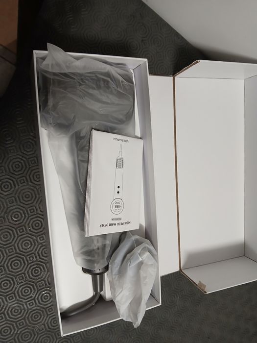 Secador cabelo de 1500w.