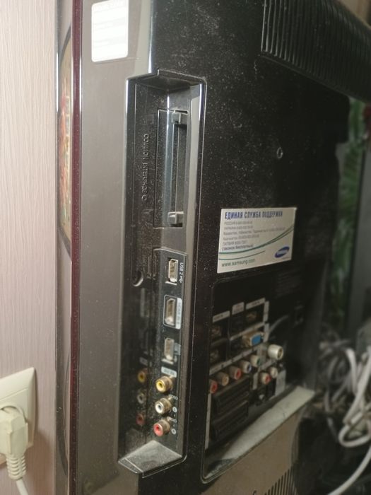 Телевізор 32+смарт приставка+ два пульти