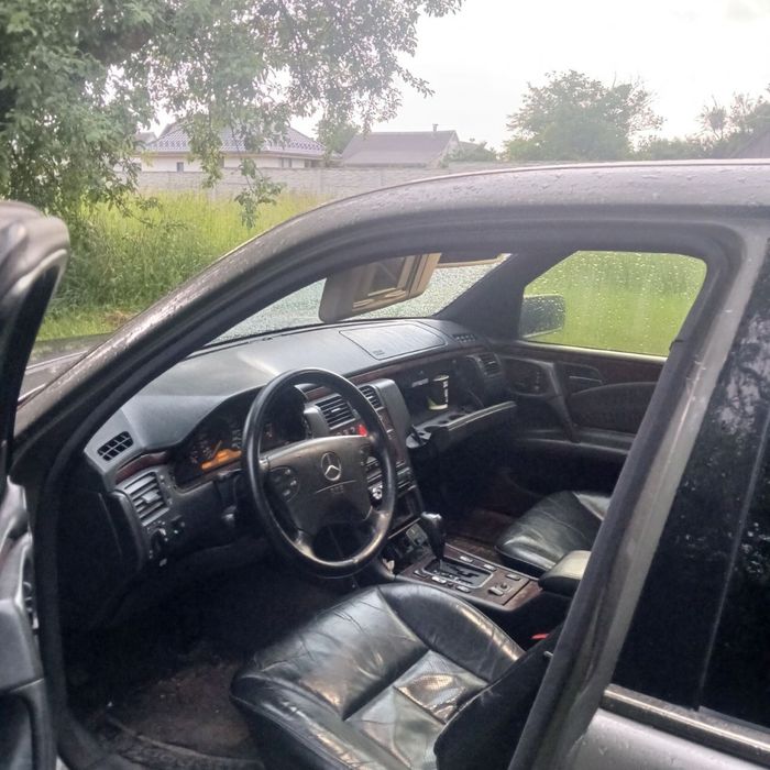 Продам мерседес 210