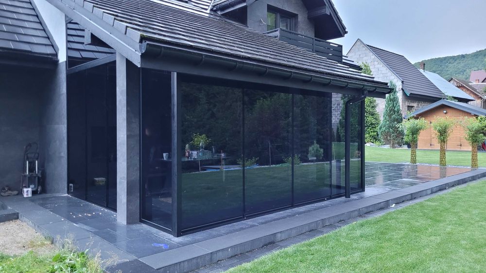 Przeszklone tarasy, zadaszenia, systemy szyb przesuwnych