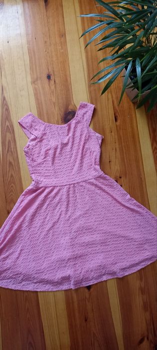 Różowa sukienka codzienna