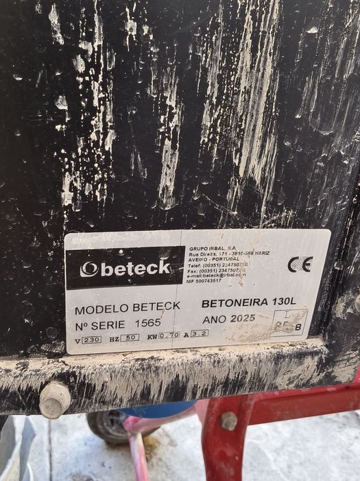 Betoneira elétrica de 130 litros