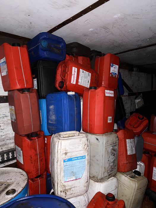 Продам канистры пластиковые б/у