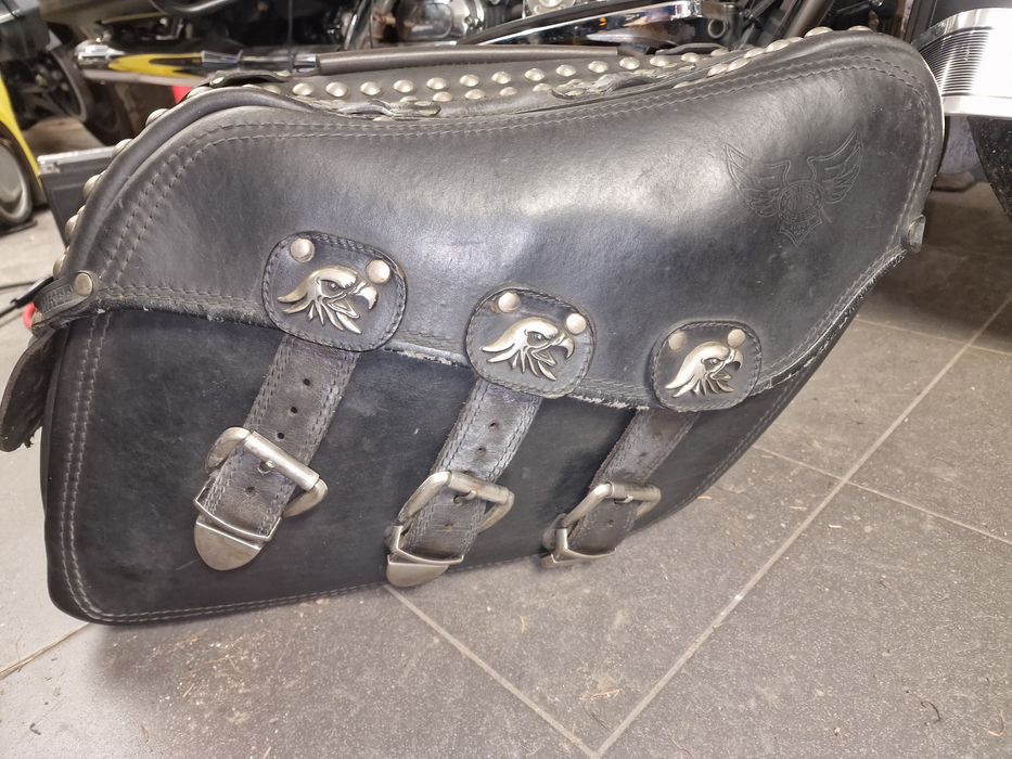 Kufer sakwa motocyklowa skórzana prawa