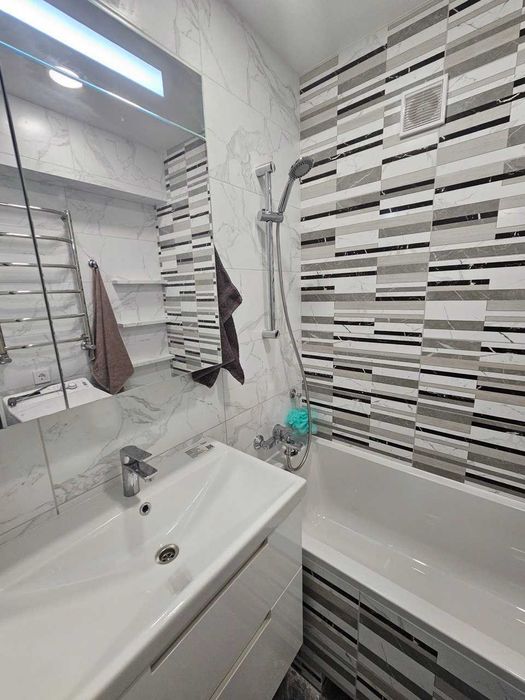 Здається 2-кімнатна квартира в районі площі 700-річчя