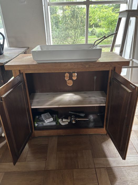 Szafka łazienkowa z umywalką