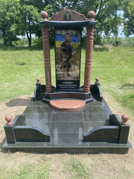 Пам'ятники з граніту, вироби з граніту будь-якої складності