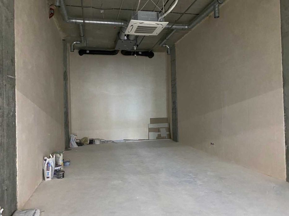 Продам приміщення у торгівельному центрі