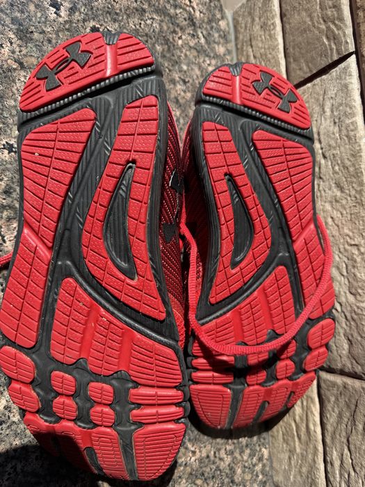 Under Armour кросівки 44 розмір