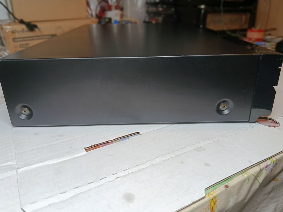 Odtwarzacz CD Sharp DX-670