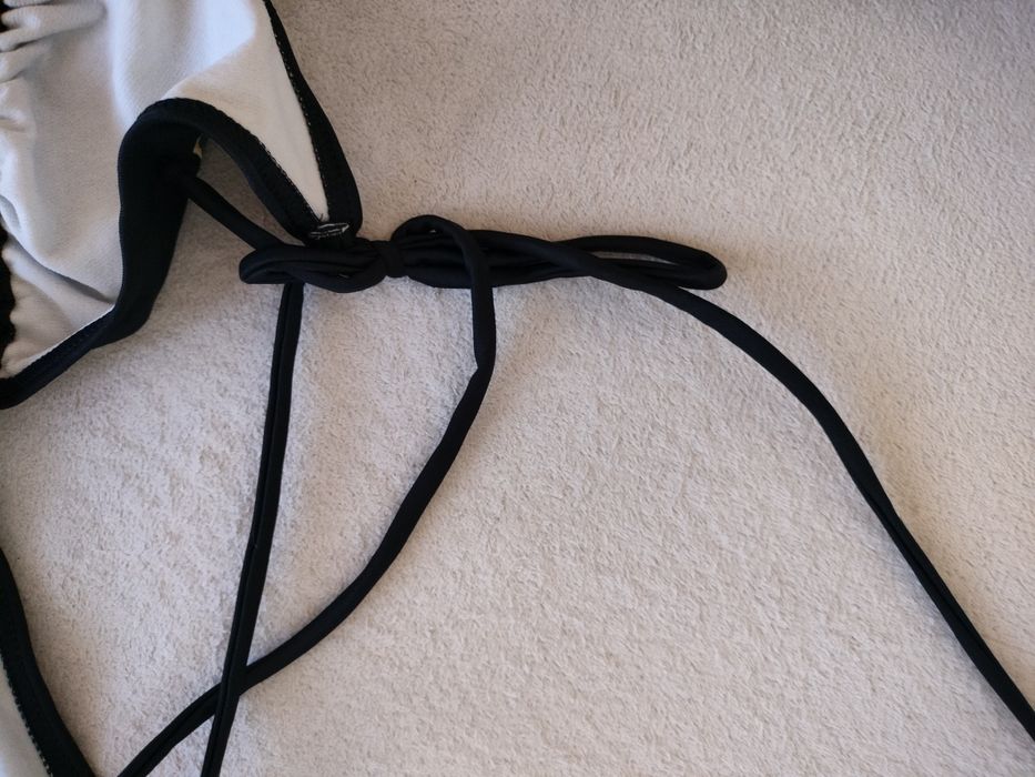 Biustonosz od kostiumu kąpielowego