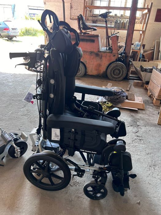 Інвалідний електричний візок Invacare Rea