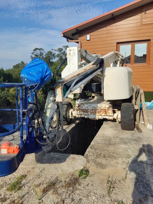 Vendo plataforma elevatória 4x4 terex