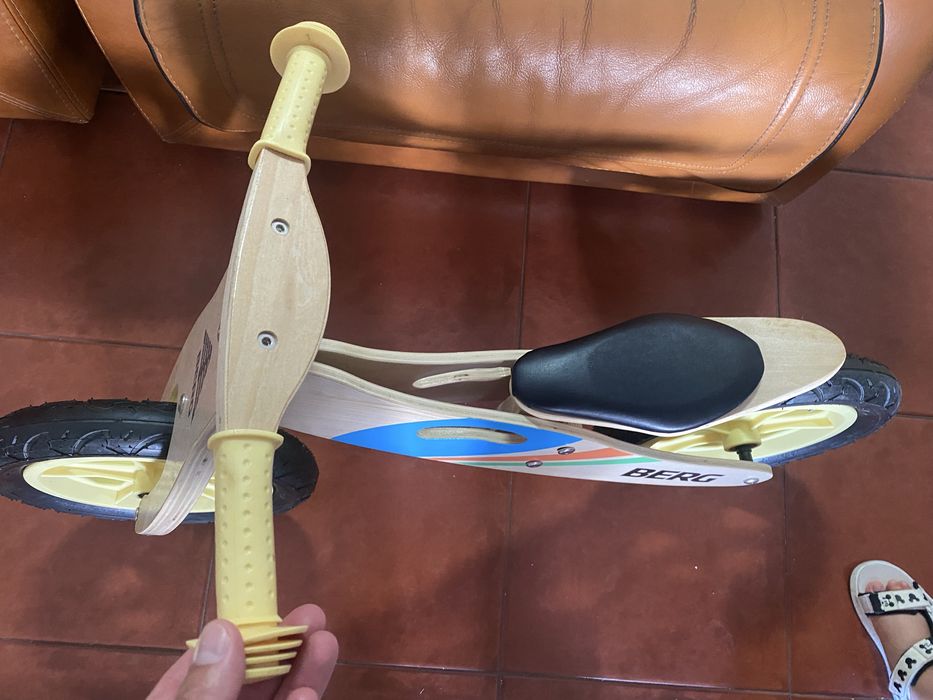 Bicicleta Berg madeira para bebes 3/4 anos nova
