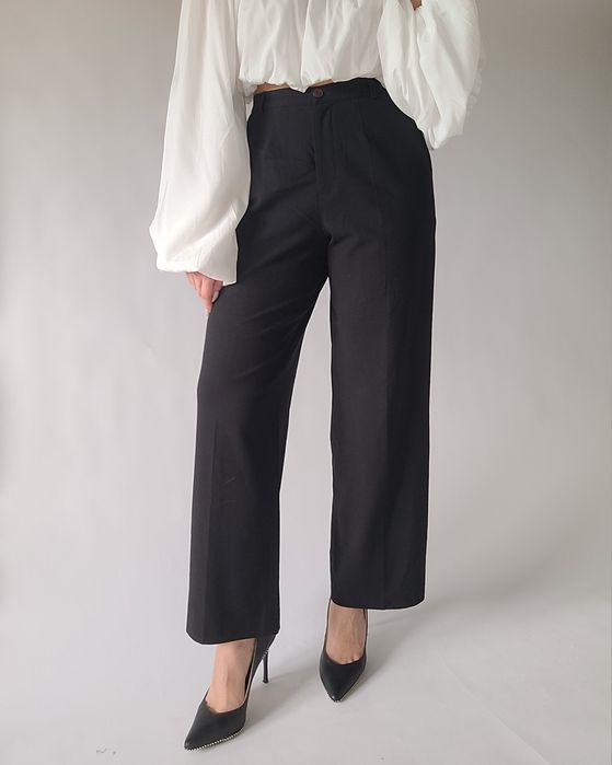 Czarne eleganckie czarne klasyczne szerokie spodnie wysoki stan 38 M