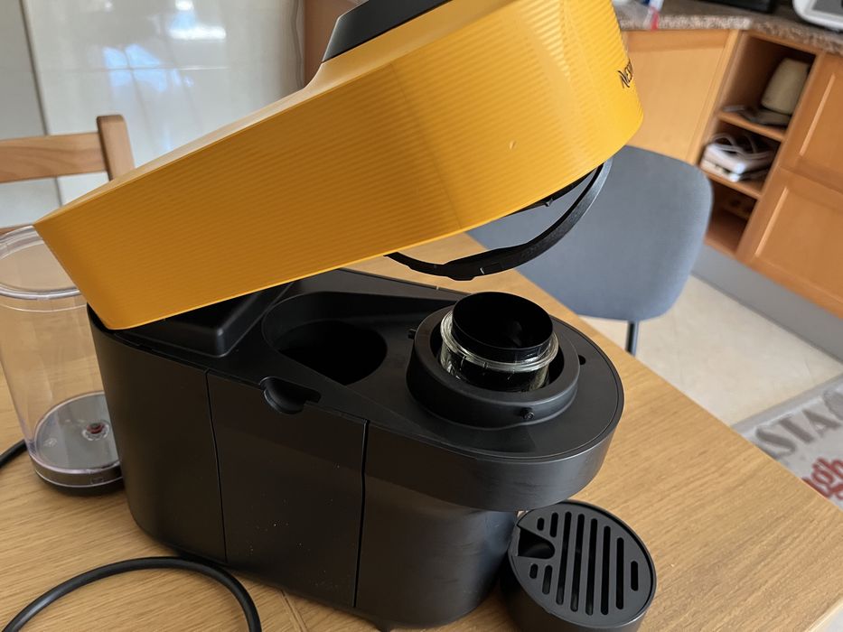 Máquina Nespresso Vertuo Pop