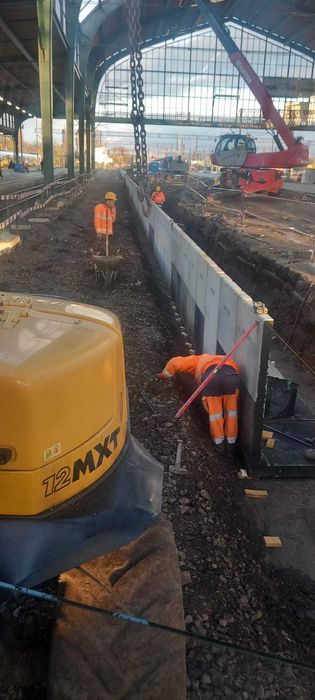 Usługi koparko ładowarką Mecalac, minikoparka -transport bus 3,5 tony