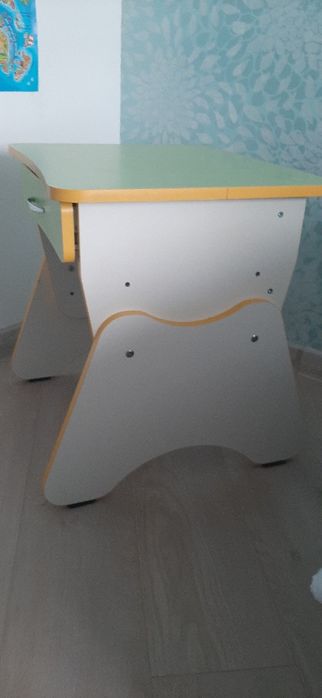 Стол со стульчиком для ребенка