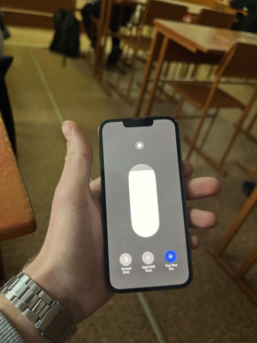 Продам власний Apple iPhone 13 Pro 256ГБ! Розбита задня кришка!!
