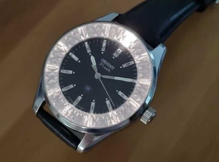 Orient Flash - Mechaniczny plus funkcja podświetlenia ringu - Rzadkość