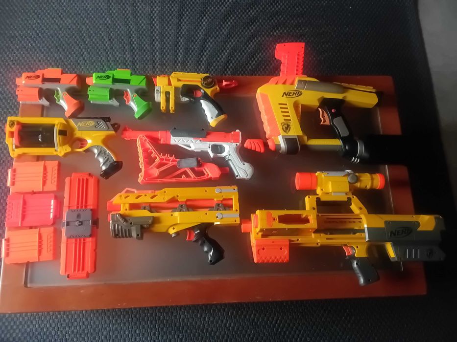 Pistolas Nerf em bom estado